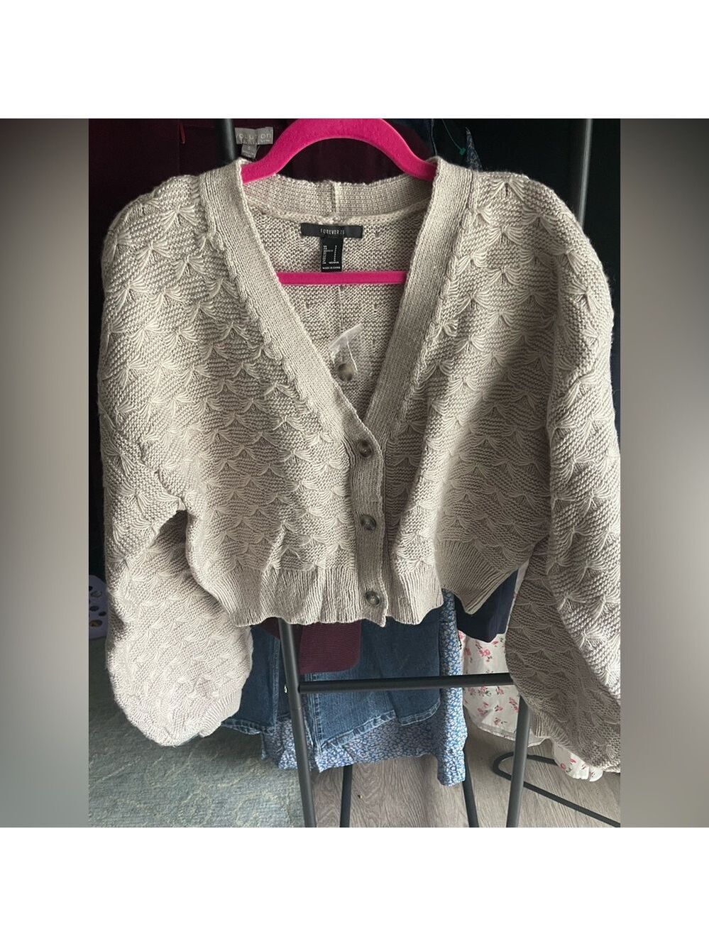 Forever 21 Beige Textured Cardigan cropped. So Cute.